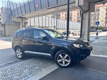 Mitsubishi Outlander 2.0 DI-D un vero 7 posti 4x4