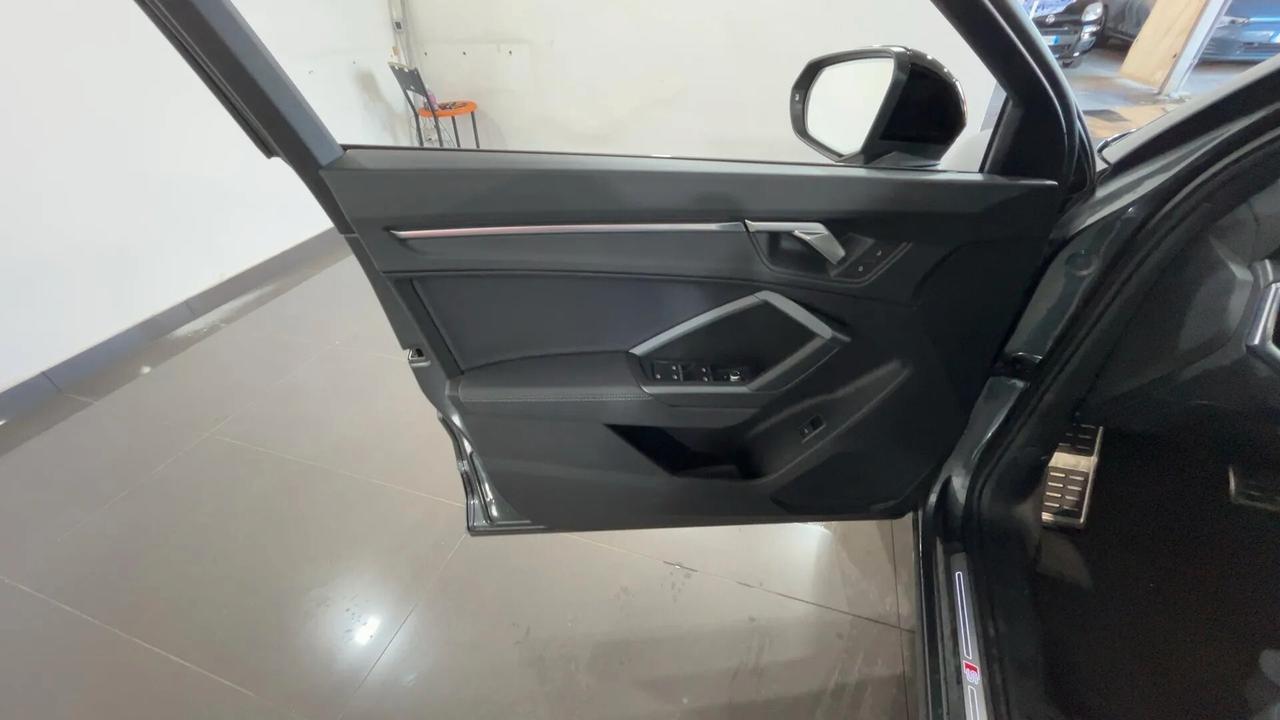 Audi Q3 SPB 35 TDI S tronic Identity Black