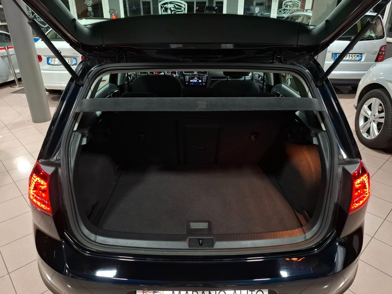 Volkswagen Golf 1.6 TDI 110cv Neopatentato