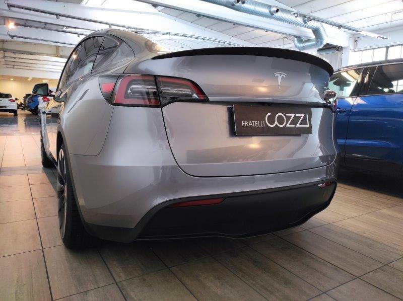 TESLA Model Y - Model Y AWD Performance