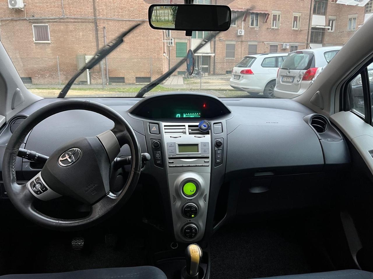 Toyota Yaris 1.3 5 porte