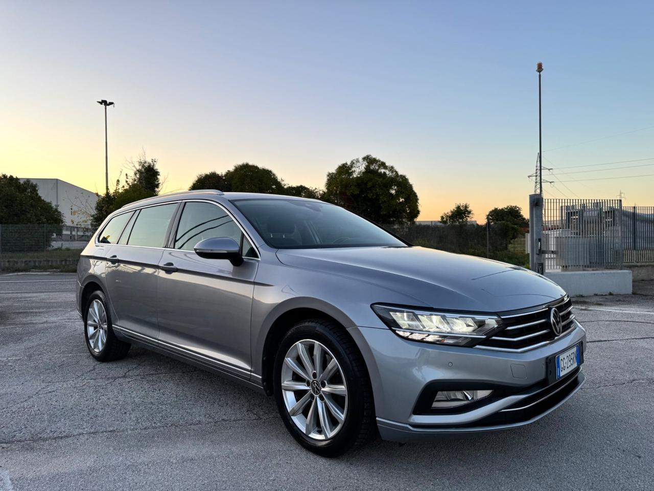 VOLKSWAGEN PASSAT Variant 2.0 Tdi Evo-Led Carplay 17
