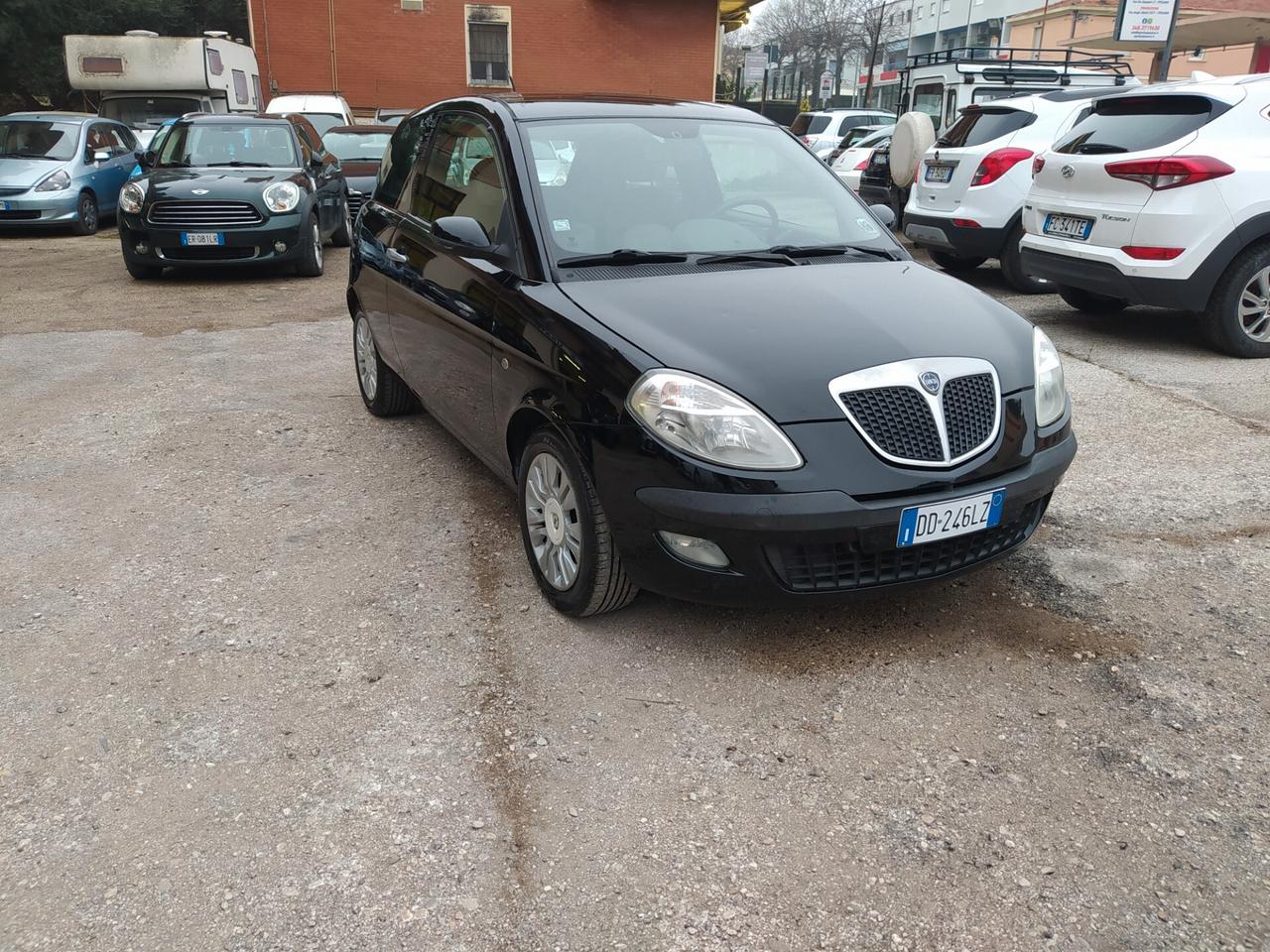 Lancia Ypsilon 1.2 Argento Neopatentati