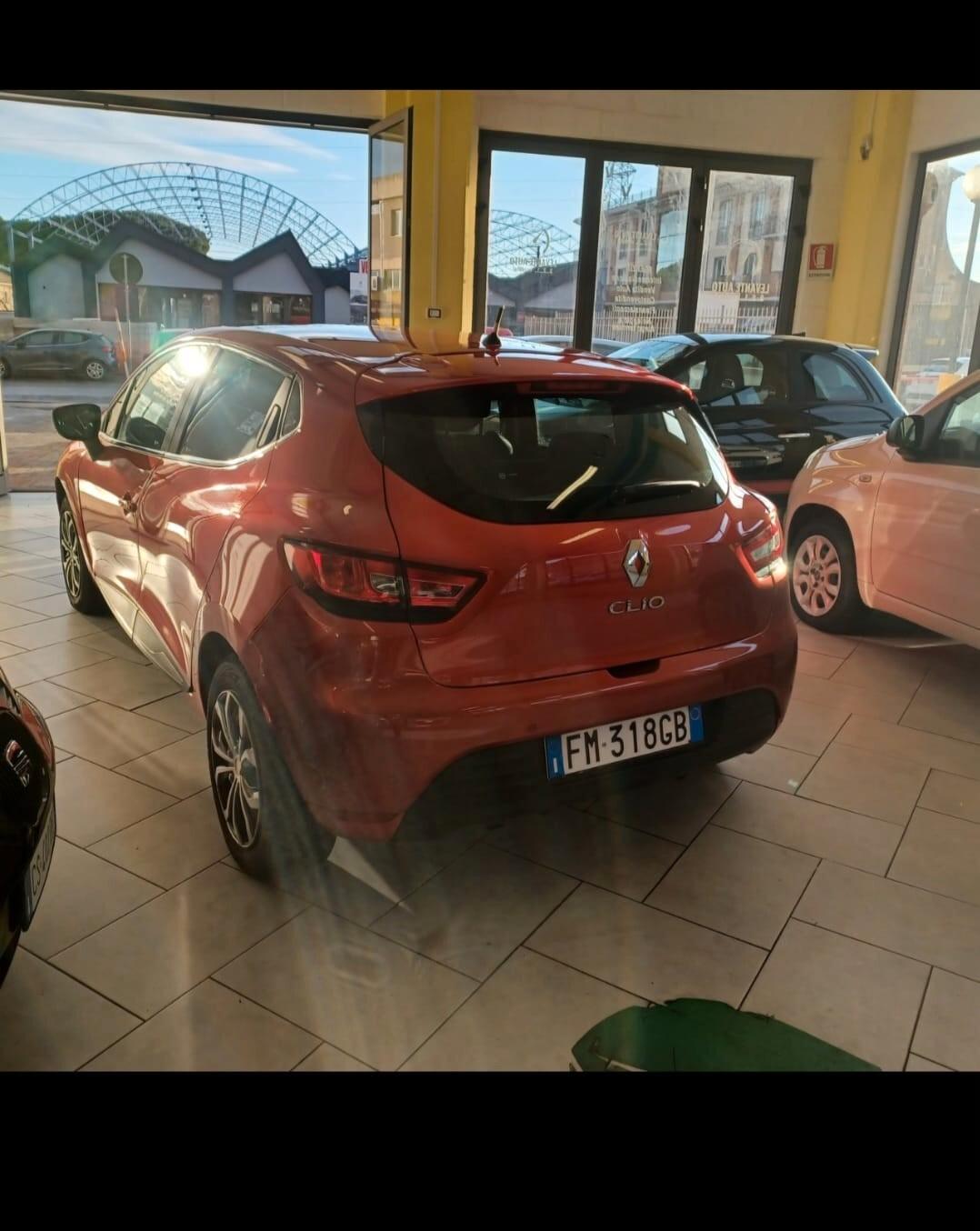 NEOPATENTATI CLIO GPL PERFETTA