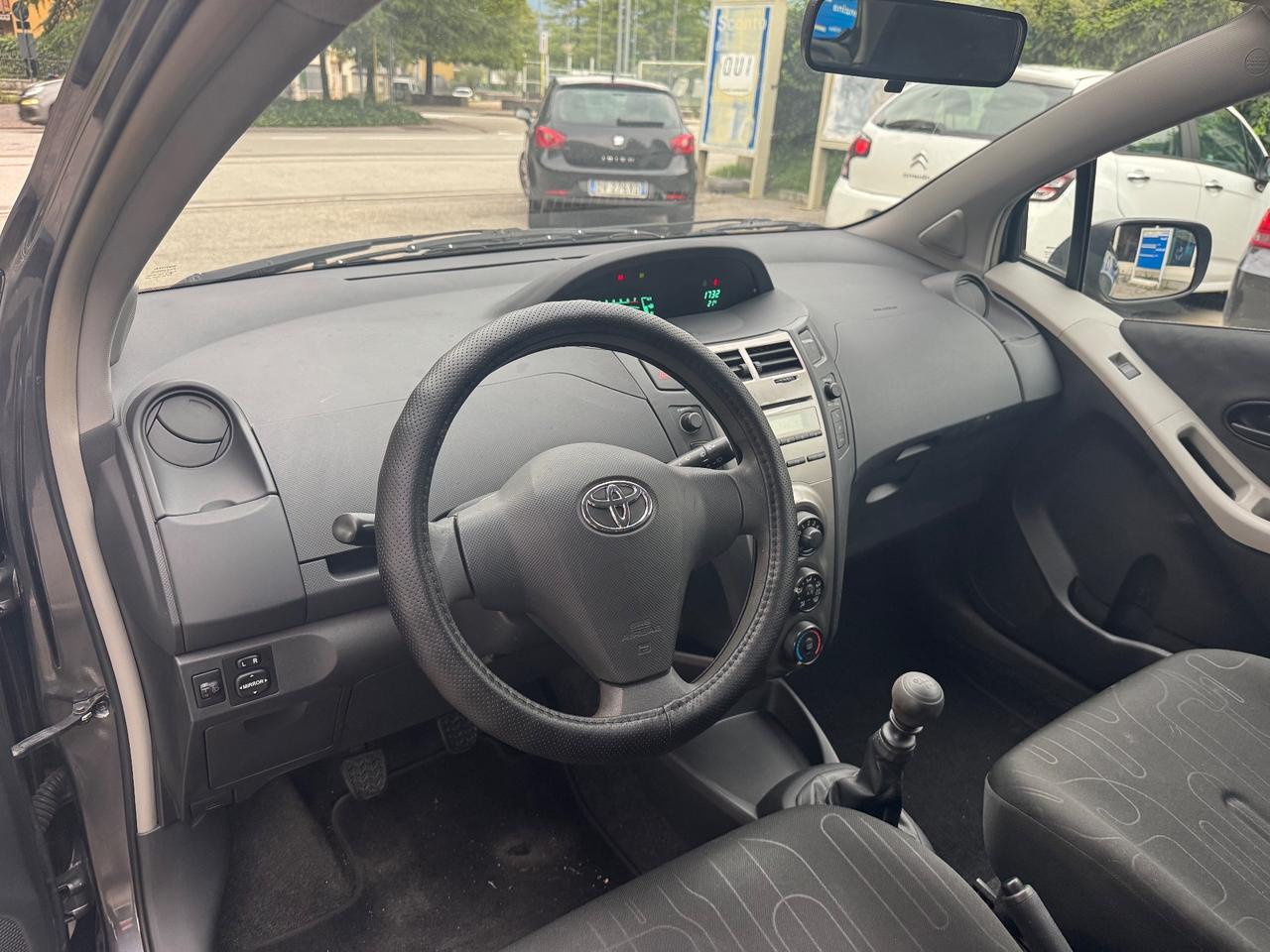 Toyota Yaris 1.0 3 porte Sol