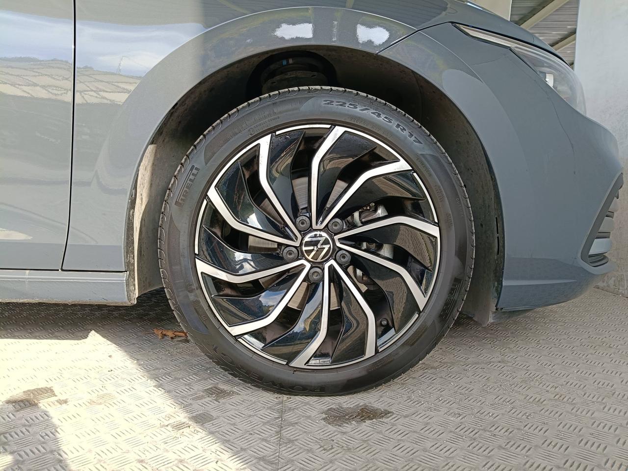 VOLKSWAGEN Golf VIII 2020 - Golf 2.0 tdi Style 150cv dsg