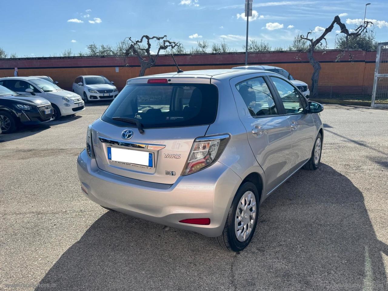 TOYOTA YARIS LOUNGE HYBRID 1.5 75CV