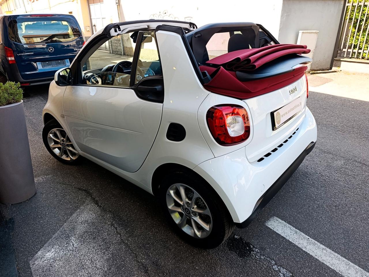 Smart ForTwo 70 1.0 twinamic cabrio Passion Capote Rossa