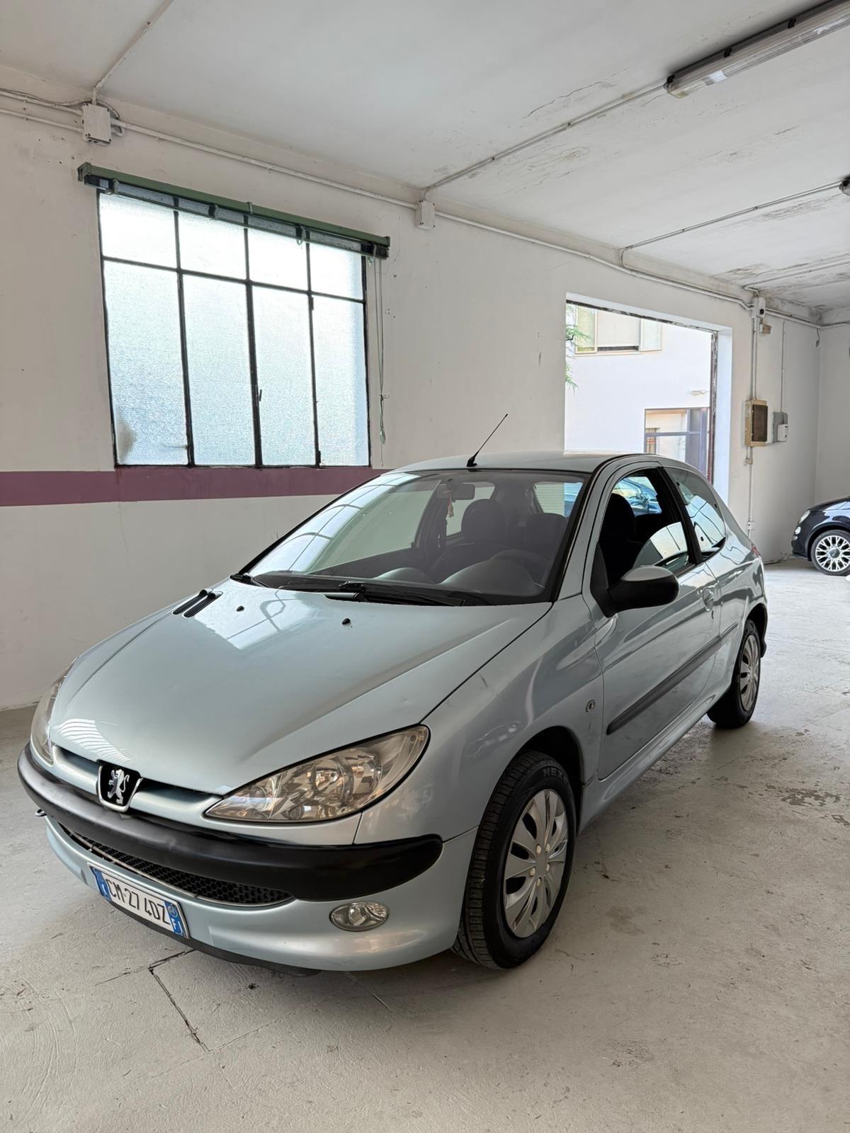 Peugeot 206 1.1 5p. XT