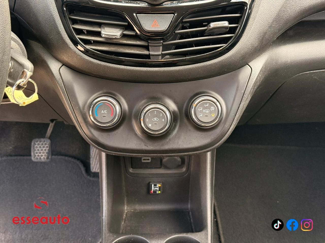 Opel Karl Rocks 1.0 73 CV