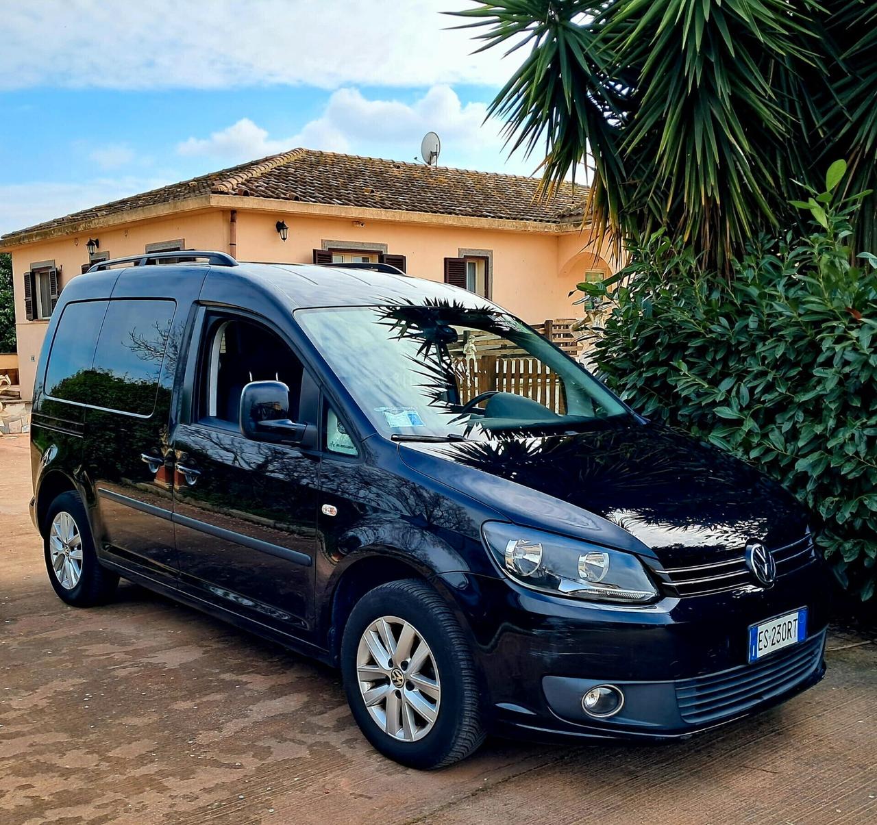 Volkswagen Caddy TDI PIANALE RIBASSATO E SEDILE GIREVOLE UNIPRO TRASPORTO DISABILI