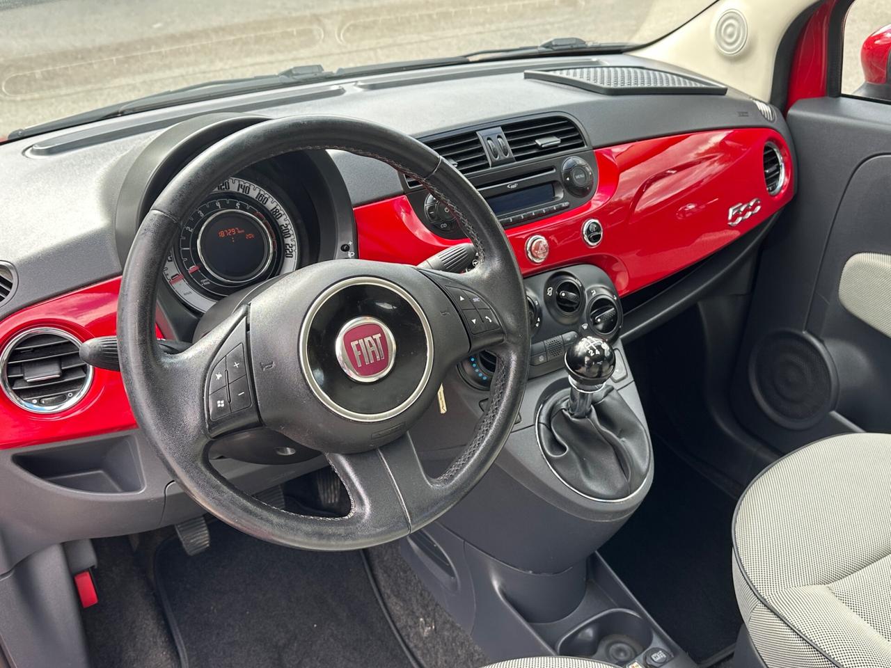 Fiat 500 1.2 Lounge rossa panoramica