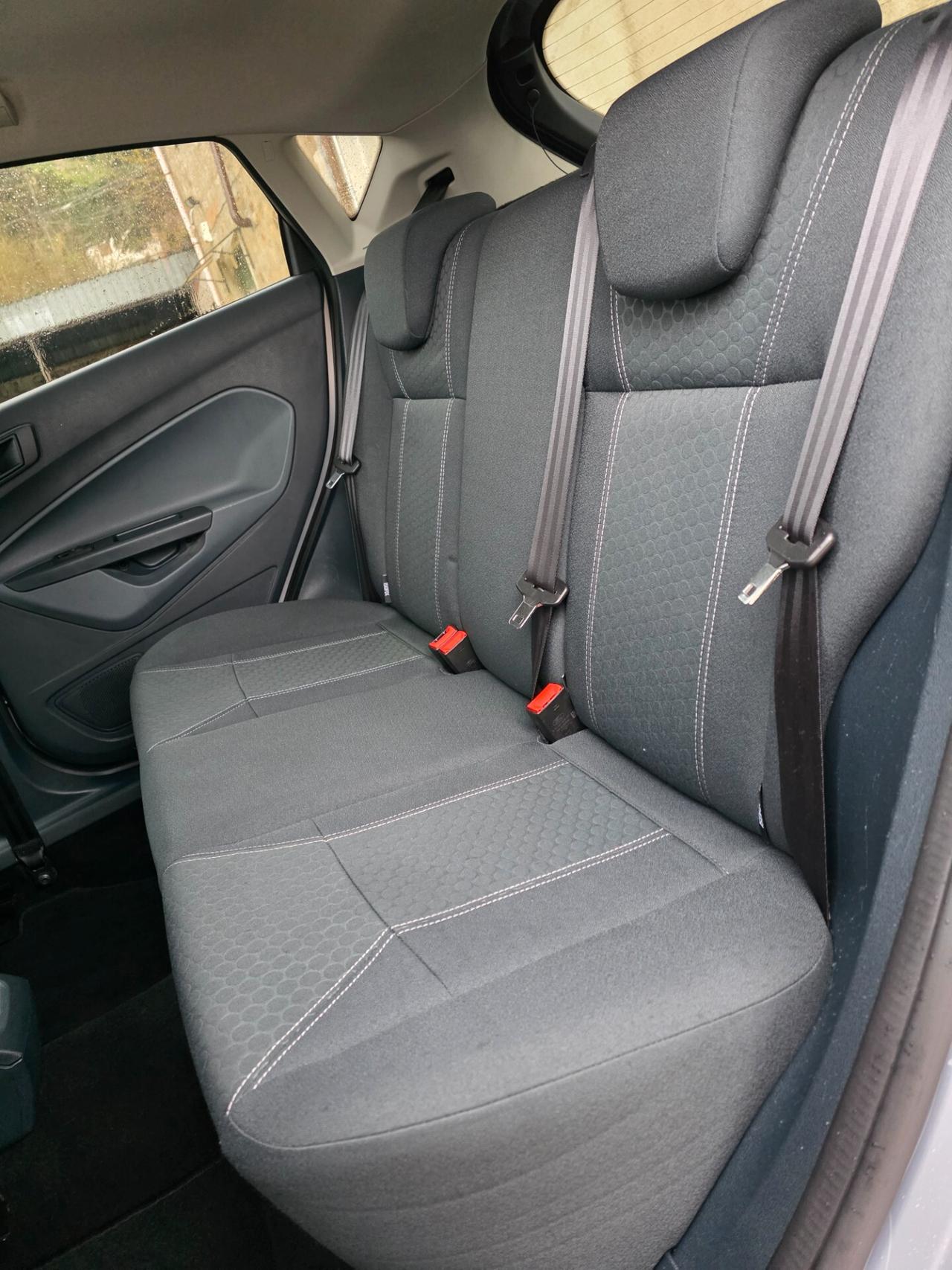 Ford Fiesta 1.4 TDCi 70CV 5 porte Titanium