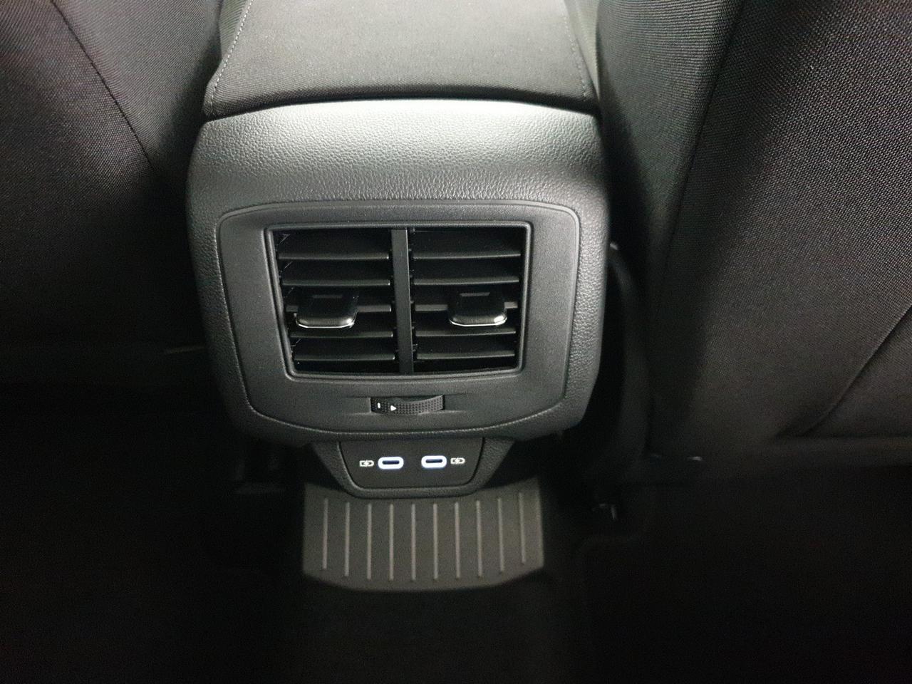 Volkswagen T-Roc 1.5 tsi sport