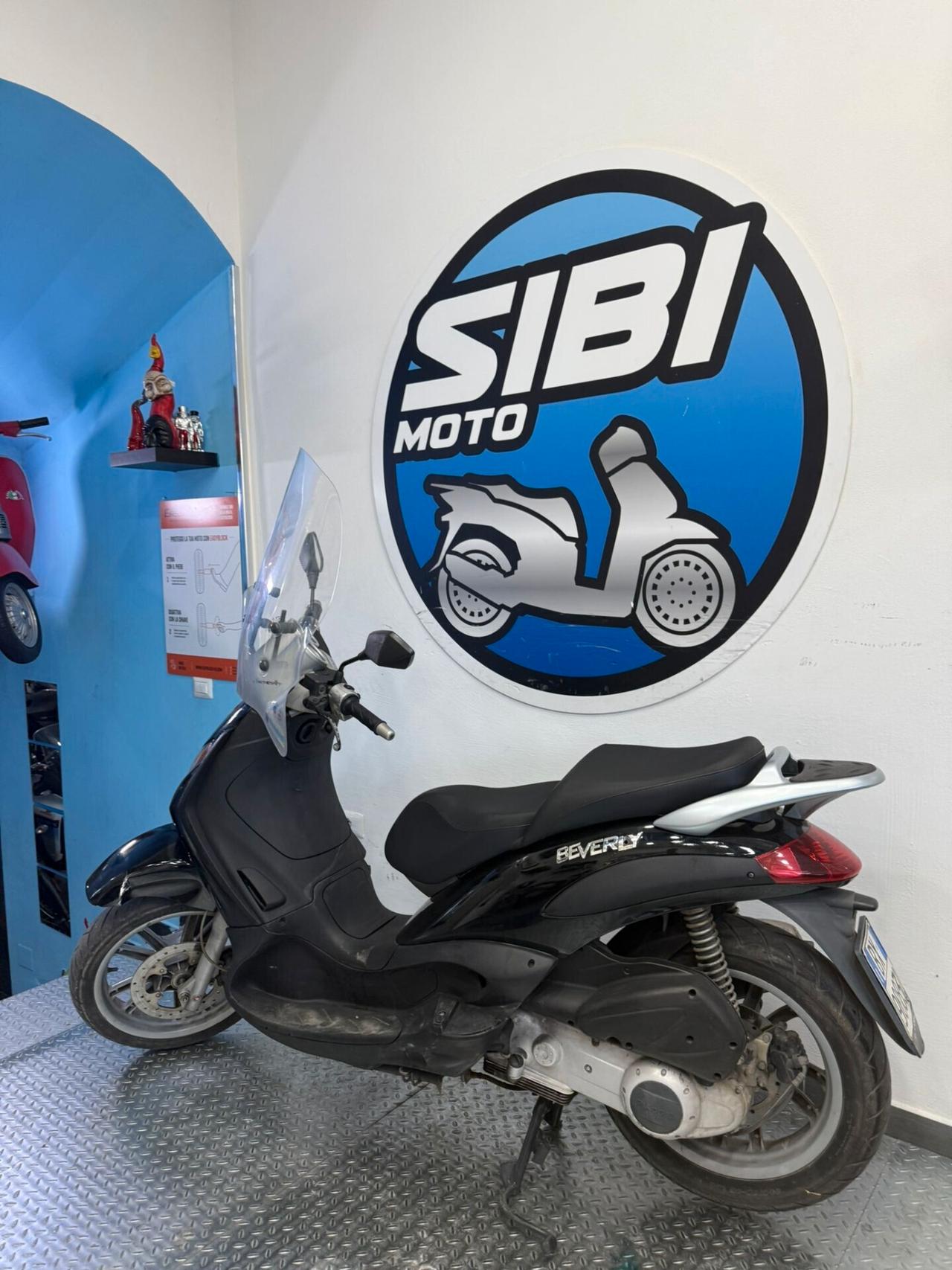 Piaggio Beverly 200