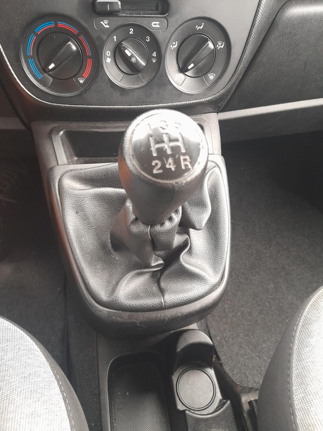 Fiat Fiorino 5 posti
