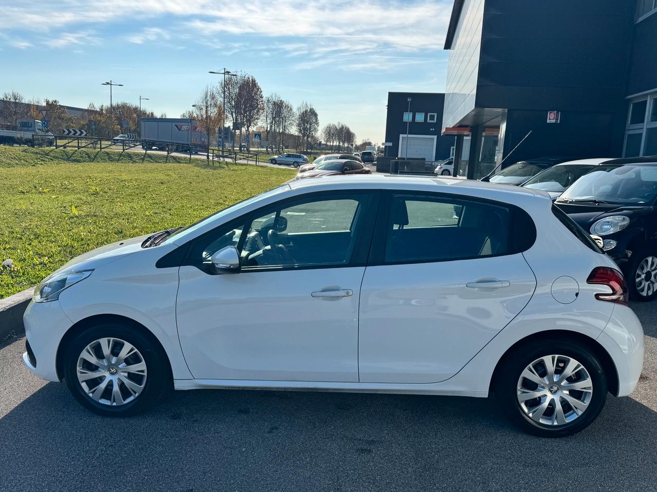 Peugeot 208 Neopatentati