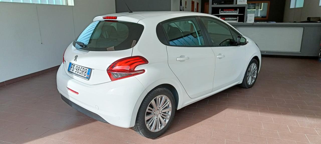 Peugeot 208 PureTech 82cv 5 porte Style