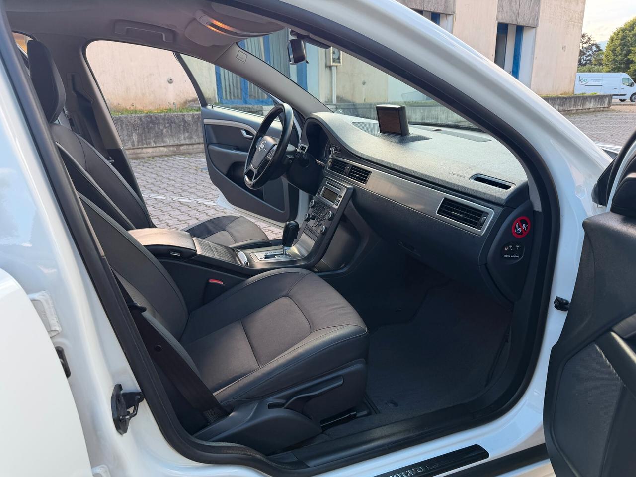 Volvo V70 D3 2.0d Summum FULL EURO5