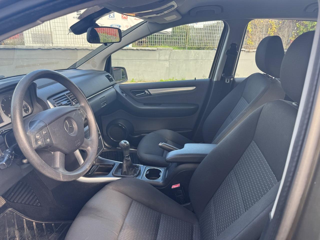 Mercedes-benz B 180 200 BlueEFFICIENCY Executive