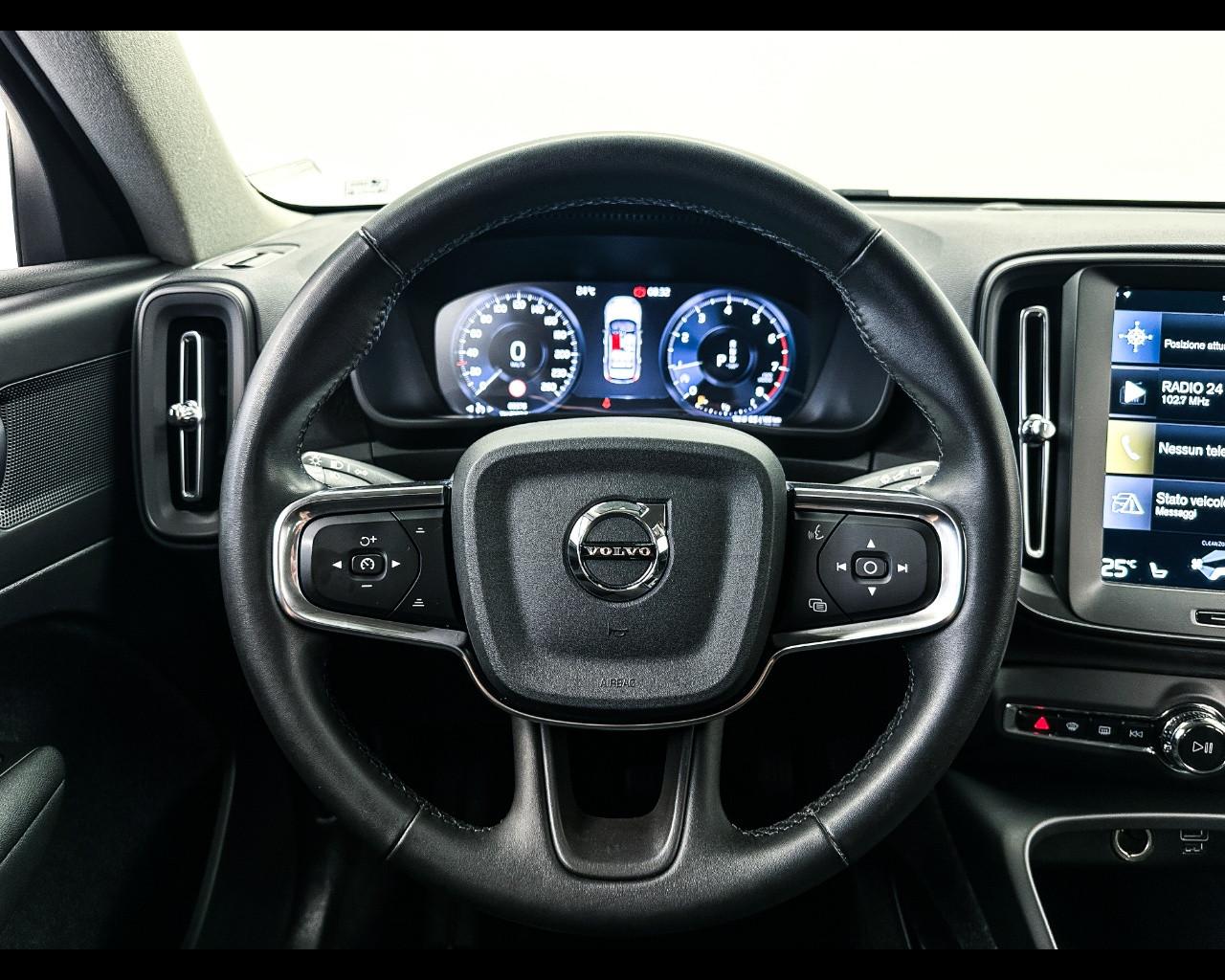 VOLVO XC40 T3 Geartronic Momentum Core