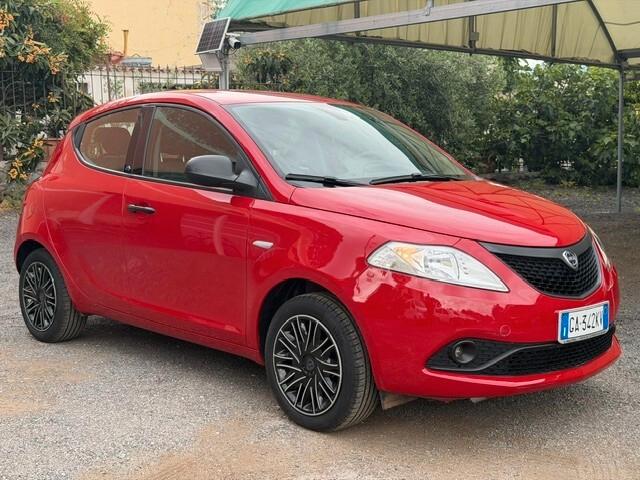 Lancia Ypsilon 1.2 69 CV 5 porte GPL Ecochic Elefantino Blu