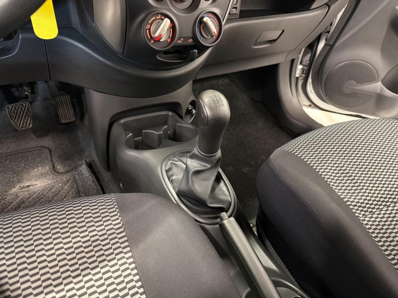 Nissan Micra 1.2 12V 5 porte Visia