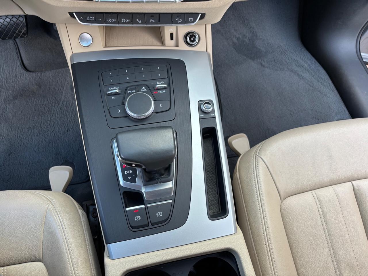 Audi Q5 40 TDI quattro S tronic Business