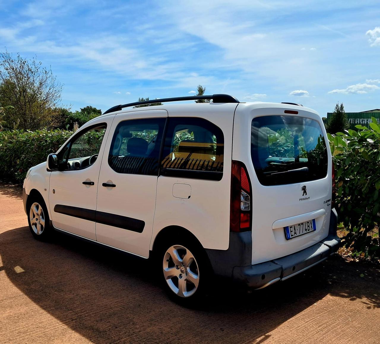 PEUGEOT PARTNER TRASPORTO DISABILI PIANALE RIBASSATO