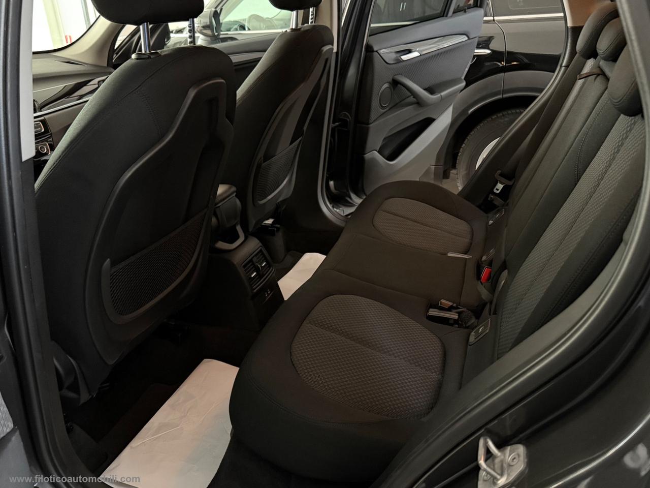 BMW X1 xDrive20d Business Advantage TETTO PANORAMICO - FULL LED