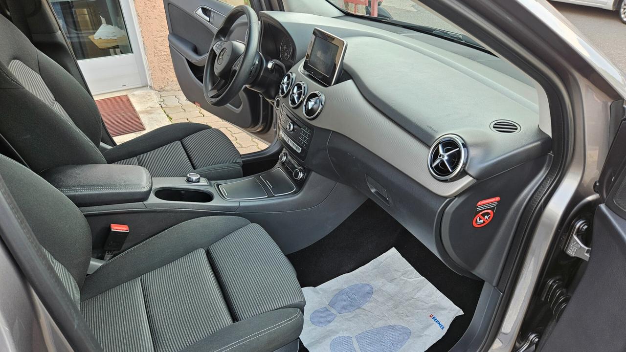 Mercedes-benz B 180 d Automatic Business KAMERA-ANTICOLL.