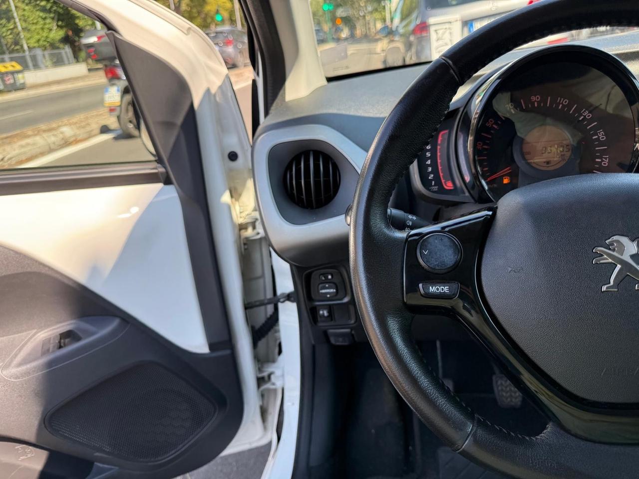 Peugeot 108 PureTech 82 3 porte Allure TOP!