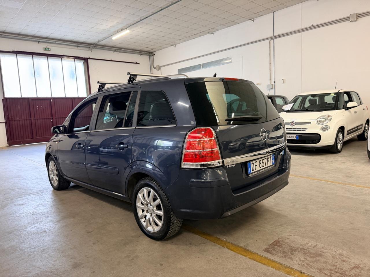 Opel Zafira 1.6 16V ecoM 94CV Cosmo 7 POSTI