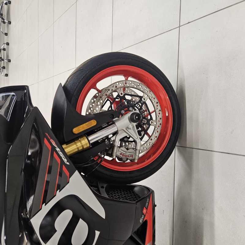 Aprilia RSV4 RR - 2021