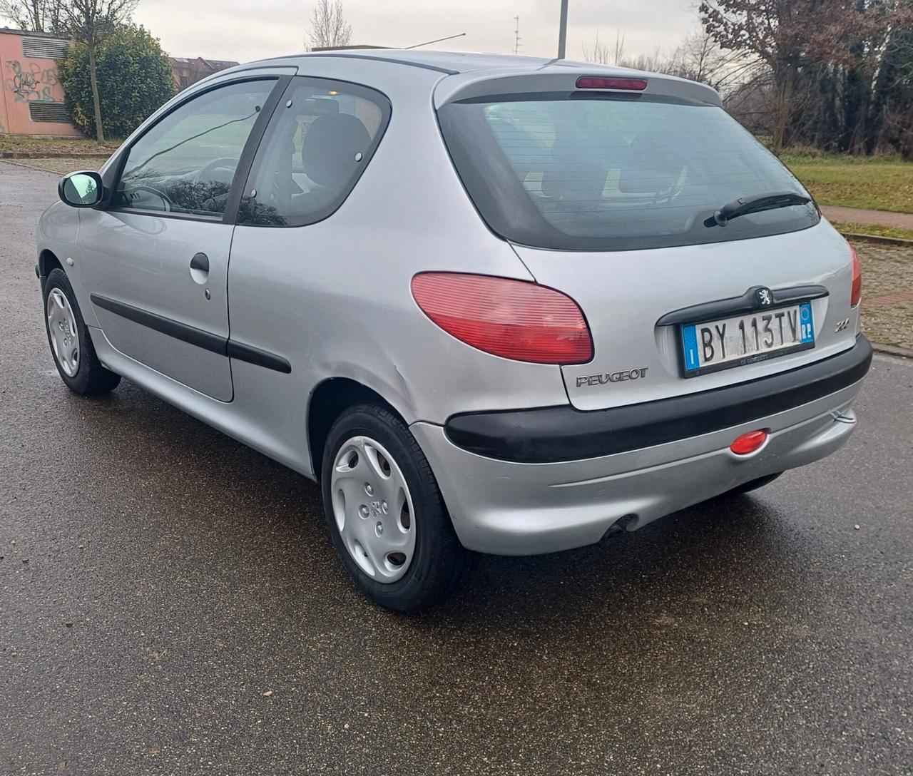 Peugeot 206 1.1 3p. XT