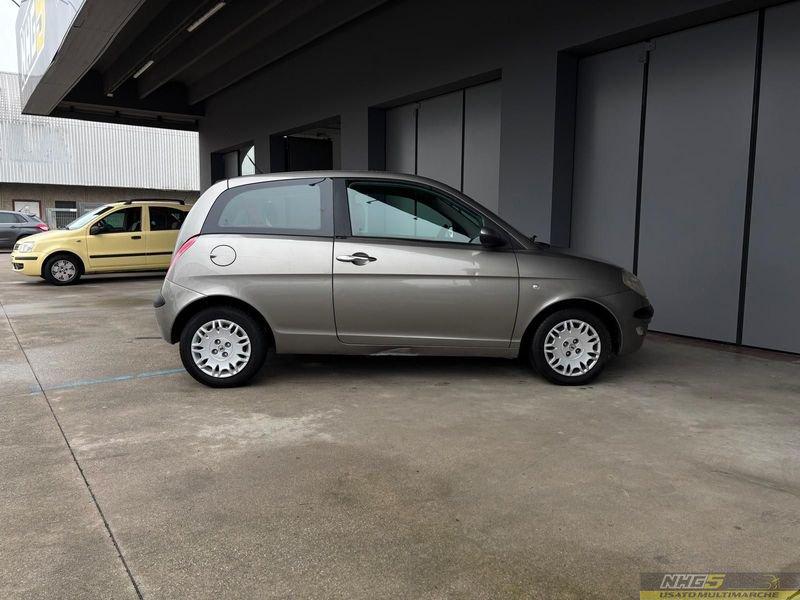 Lancia Ypsilon 1.2 16V Argento