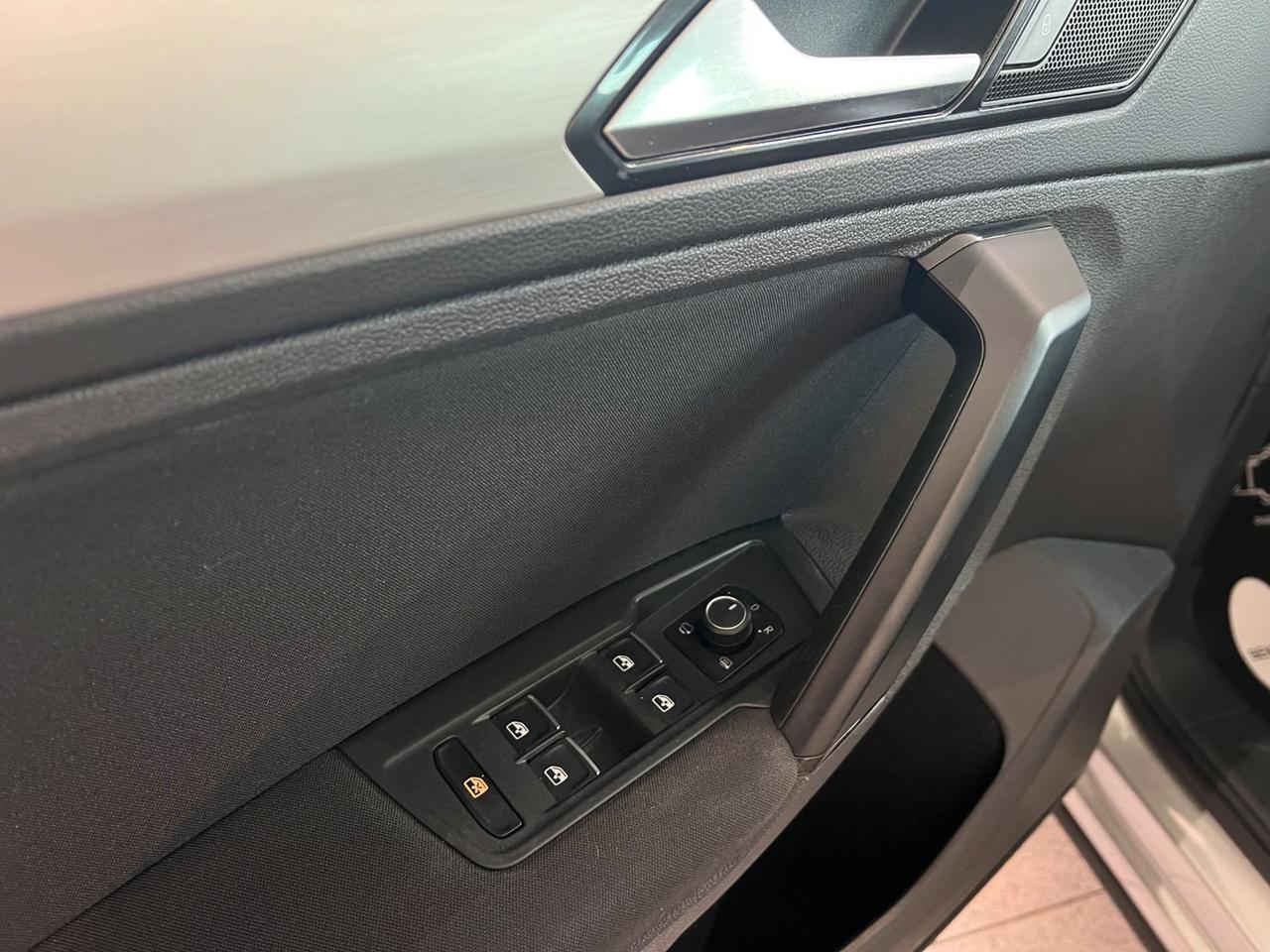 VOLKSWAGEN Tiguan II 2016 1.4 tsi Business 125cv - TAGLIANDI CERTIFICATI