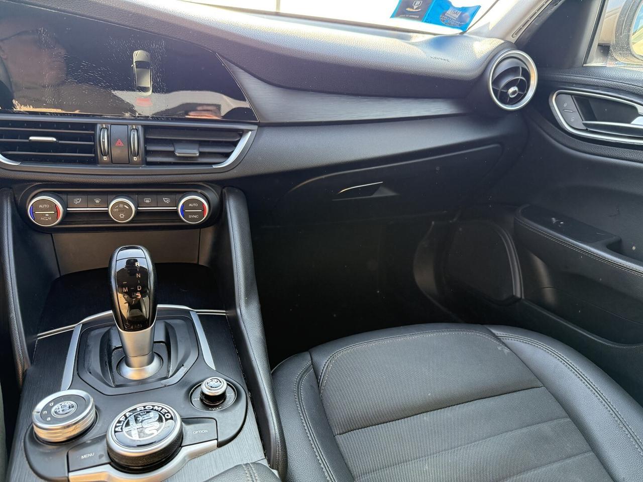 ALFA ROMEO GIULIA 150CV NAVI LED DNA