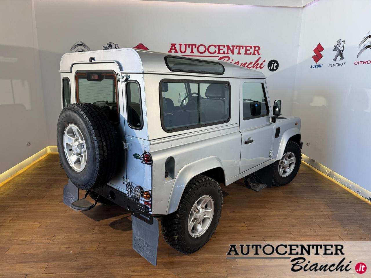 Land Rover Defender 90 SW Defender 90 2.4 td SE SW