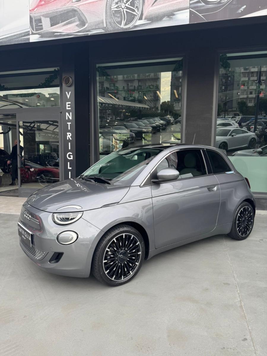 FIAT - 500 E - 500 La Prima Berlina