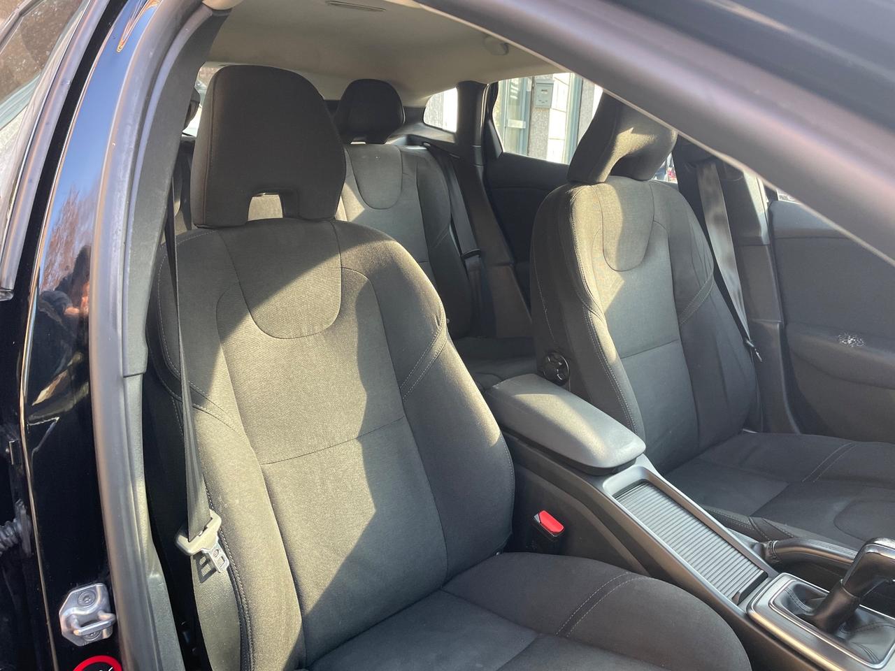 Volvo V40 2.0 D2 120cv MOMENTUM/GARANZIA 12 MESI