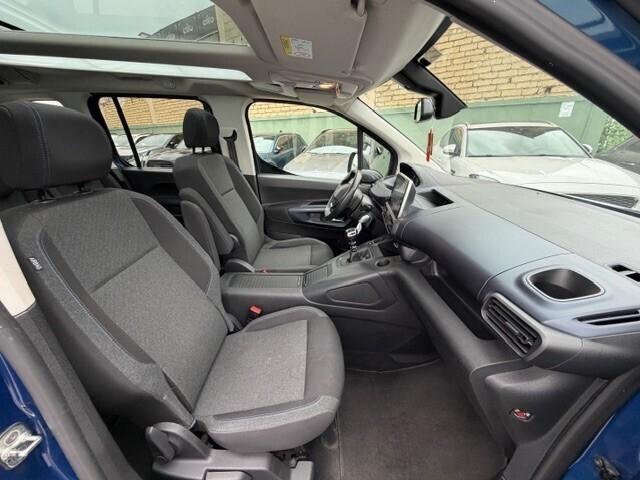 Peugeot Rifter Mix BlueHDi 130 S&S PC Allure Stand