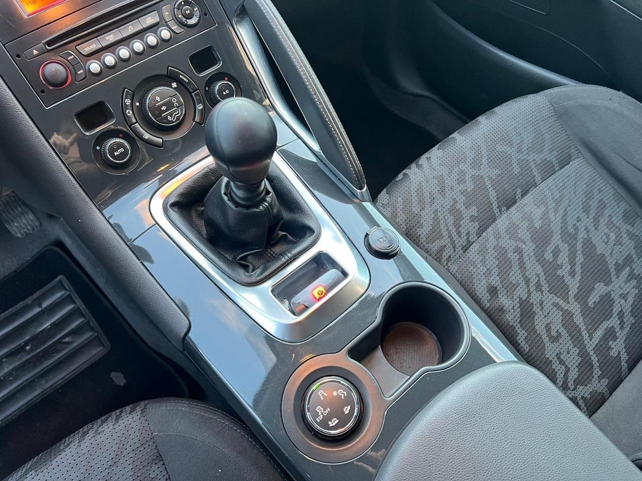 Peugeot 3008 1.6 HDi 115CV Business