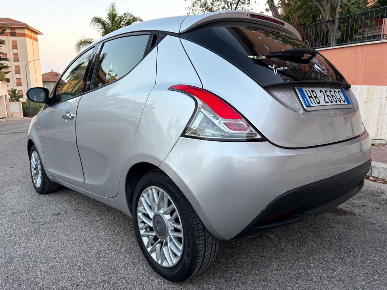 Lancia Ypsilon 1.2 Benz ideale per neopatentati