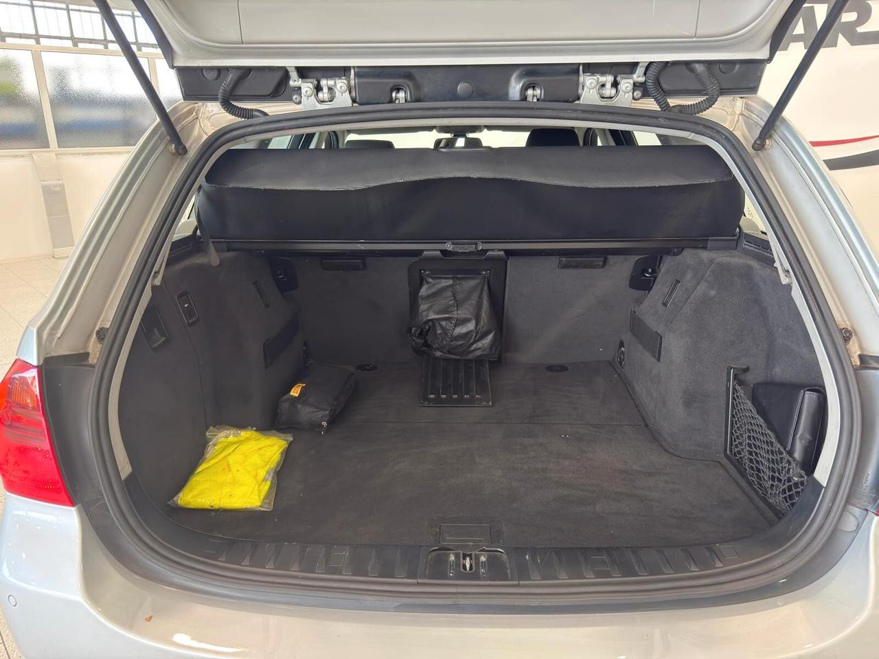 BMW 330ix 272cv Futura Touring 3.0 benzina