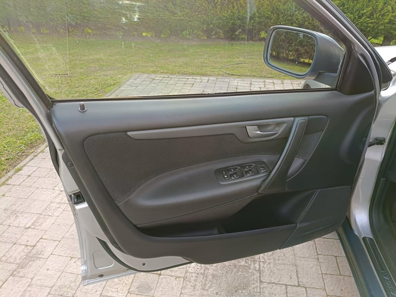 Volvo XC70 2.4 D 20V (163CV) MANUALE