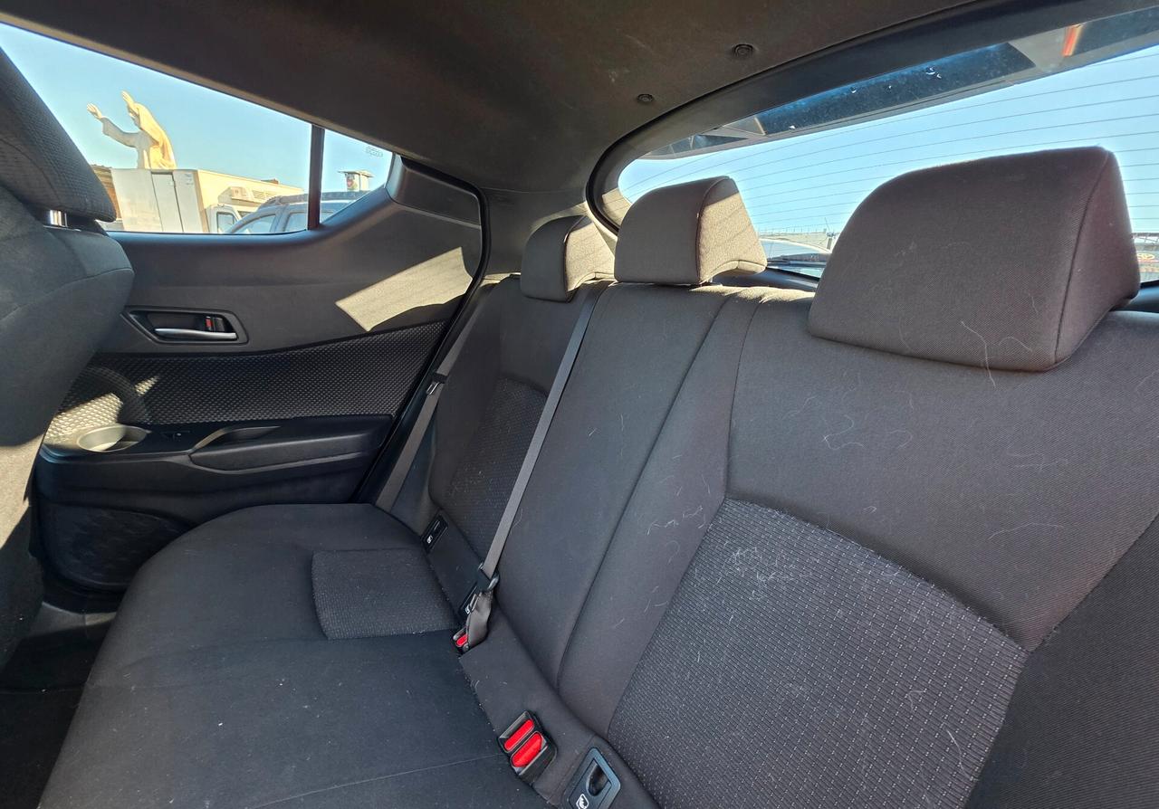 Toyota C-HR 1.8 Hybrid E-CVT Trend