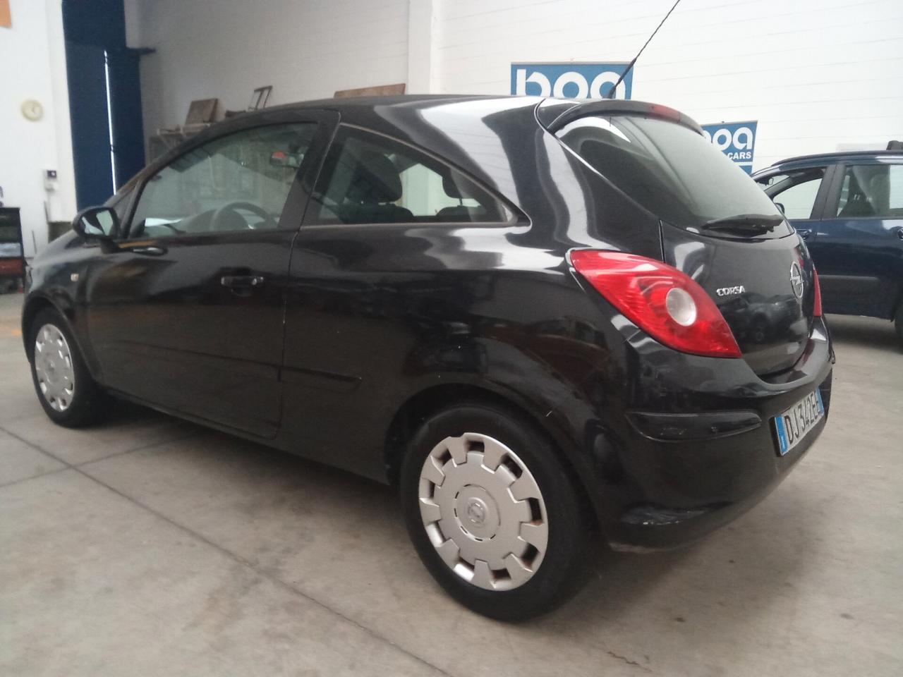 Opel Corsa 1.2 3 porte Club