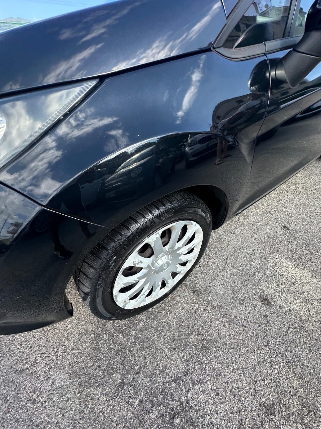 Ford Fiesta 1.4 TDCi 68CV 5 porte Titanium
