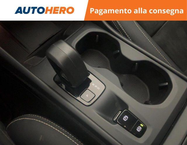 VOLVO XC40 B3 automatico Core